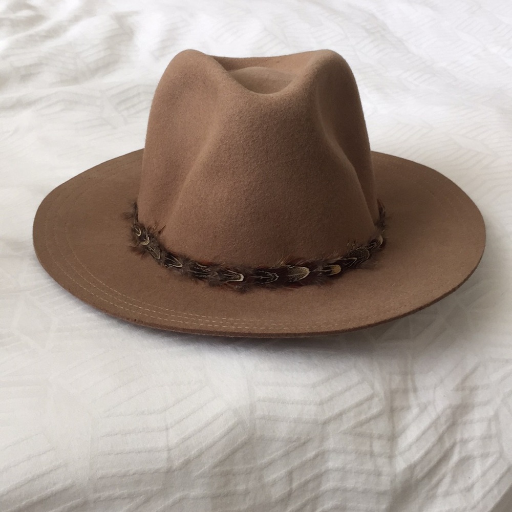 Light Brown wool felt Hat with feather trim. EUC